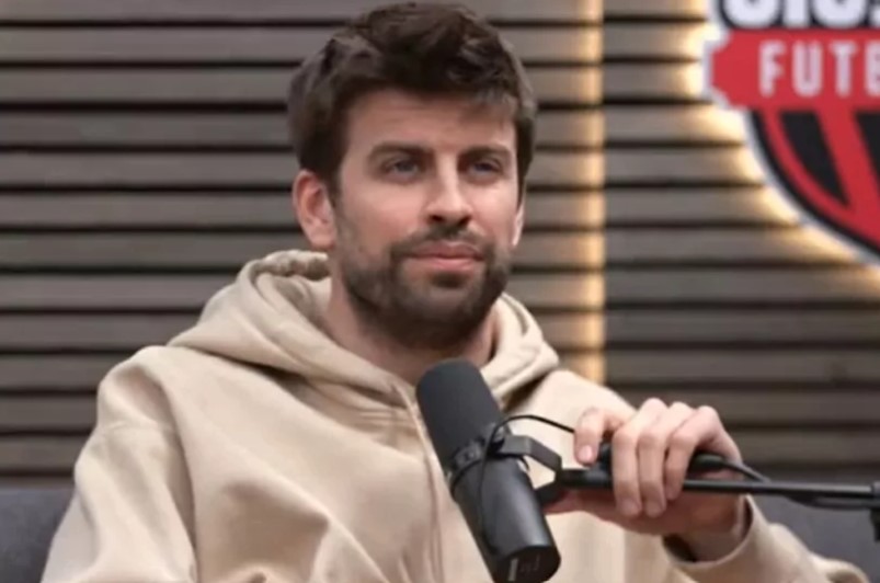 Ảnh bài viết Gerard Pique so sánh giữa Paul Scholes và Xavi