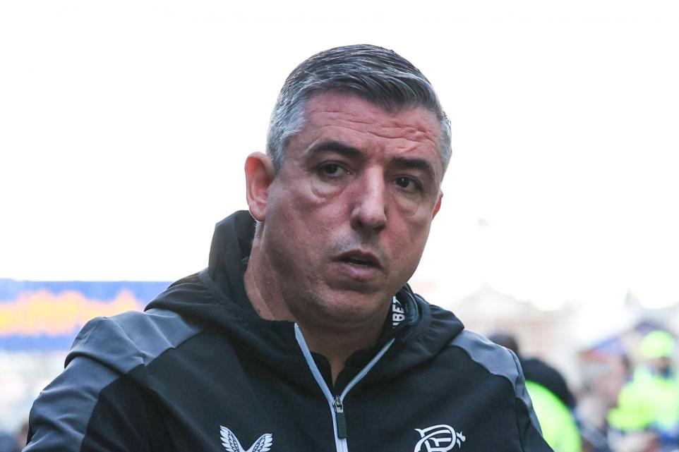 Roy Makaay trở lại Bayern Munich.