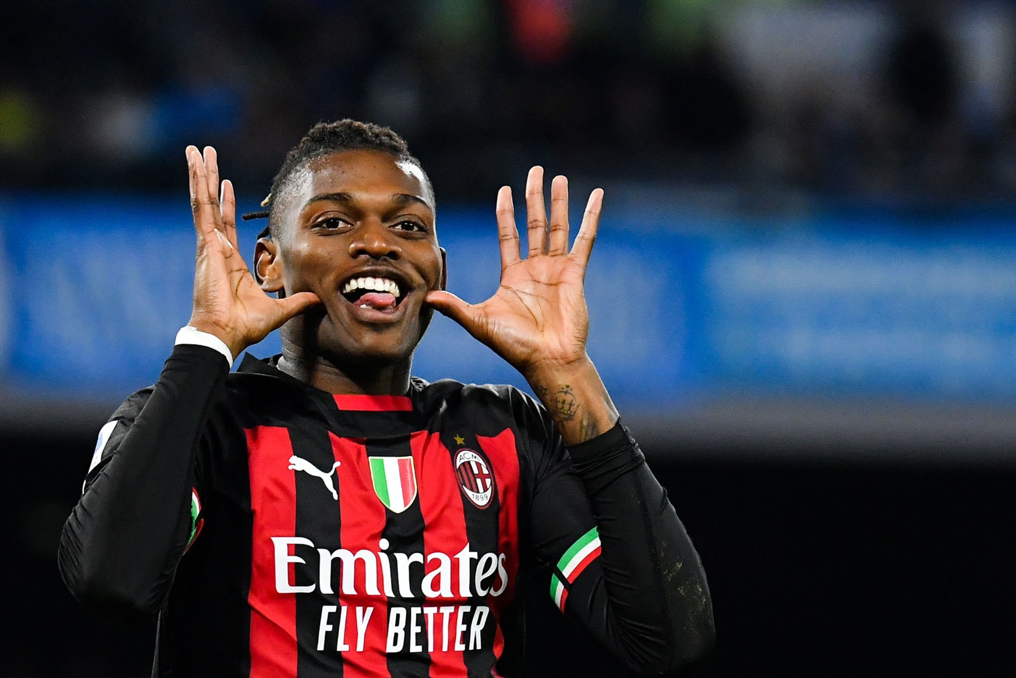 AC Milan đang nỗ lực đạt thỏa thuận gia hạn hợp đồng với Leao.