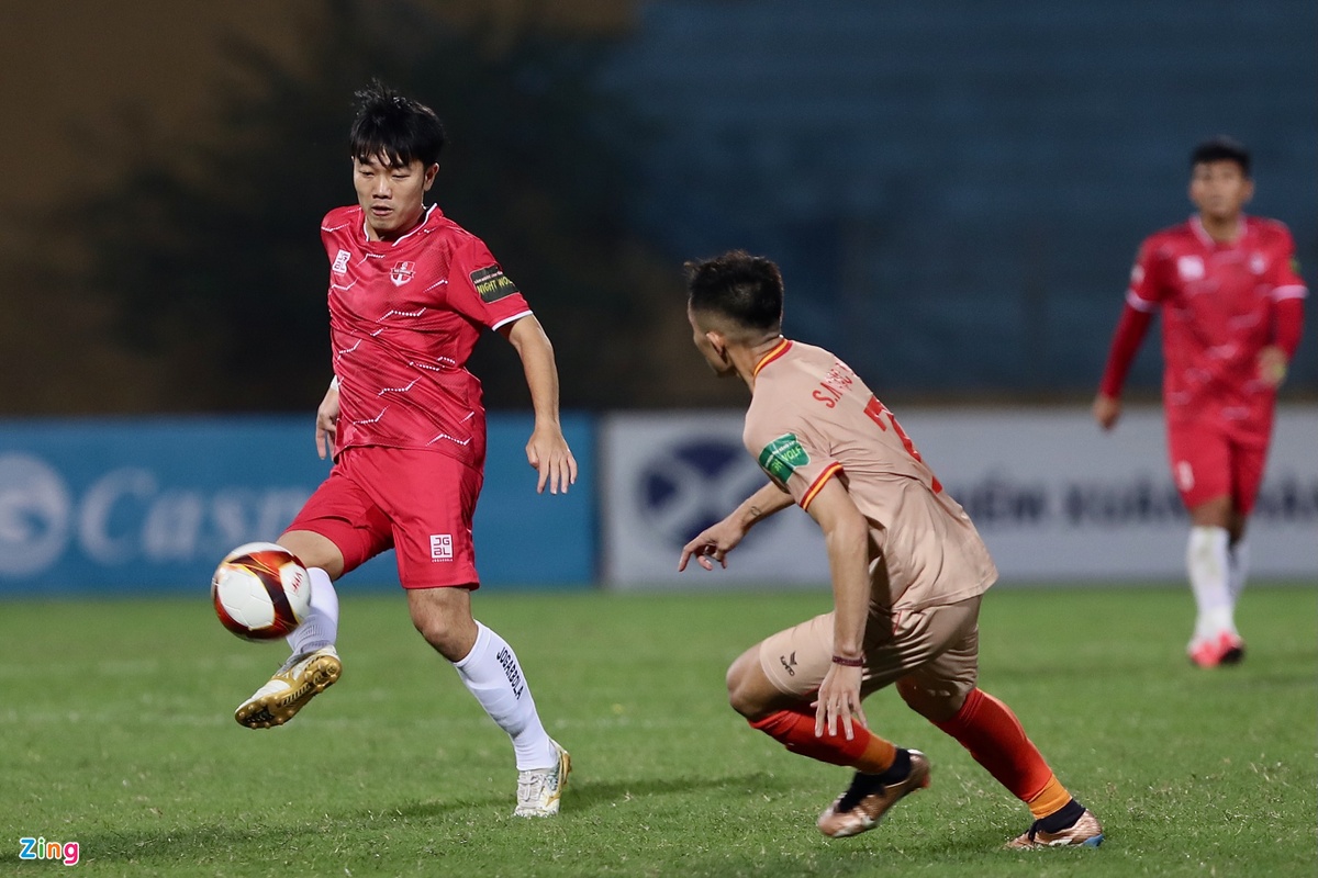 Chỉ vài phút trước khi Xuân Trường được tung vào sân, đội bóng của anh bị dẫn 1-0.