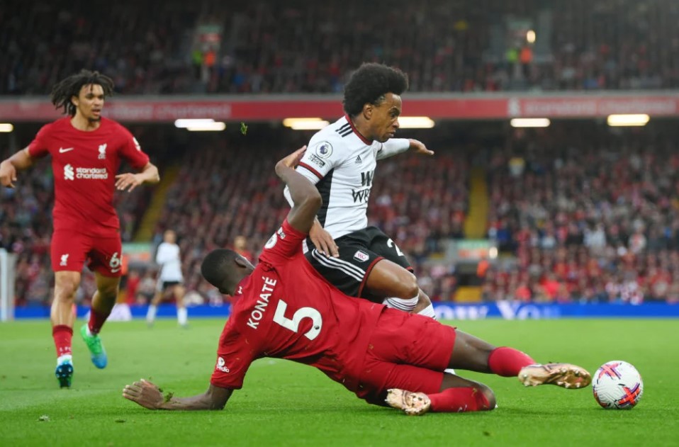 Enrique dành lời ca ngợi cho Konate.