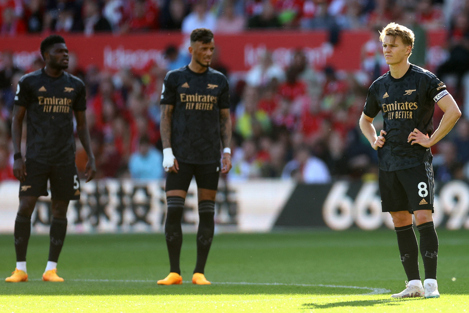 Arsenal bất lực khi đua tranh với Man City.