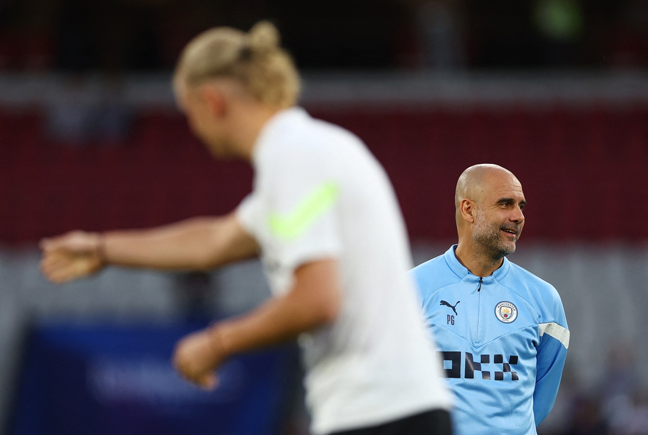 Tiền đạo 22 tuổi cũng khẳng định Man City đưa anh về với tham vọng lần đầu tiên chinh phục Champions League. "Man City vô địch Ngoại hạng Anh hai lần liên tiếp trước khi tôi đến, nên họ biết cách đăng quang đấu trường này. Danh hiệu duy nhất họ còn thiếu là Champions League nên bạn hiểu lý do tôi đến đây là gì".