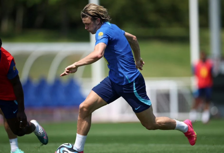 Tottenham muốn chiêu mộ Gallagher.