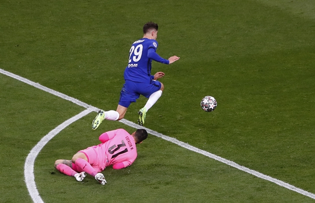 Chelsea từng đánh bại Manchester City để bước lên đỉnh châu Âu.