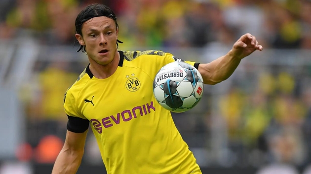Nico Schulz là 1 trong 3 cái tên được cân nhắc.