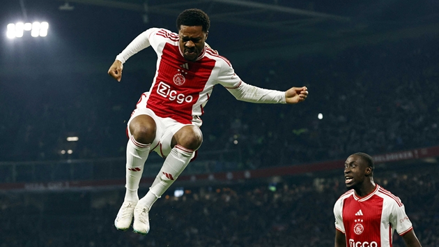 Chuba Akpom chơi tương đối tốt trong màu áo Ajax Amsterdam.