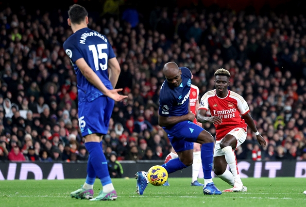 Arsenal phải mau chóng lấy lại tinh thần sau trận thua West Ham.