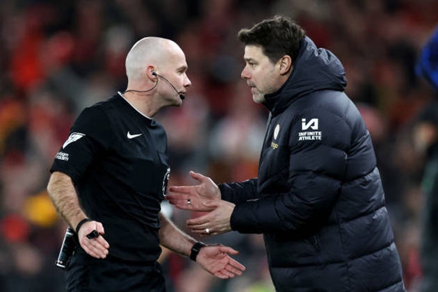 Ảnh bài viết Từ chối thổi penalty cho Chelsea, trọng tài Paul Tierney bị chỉ trích thậm tệ