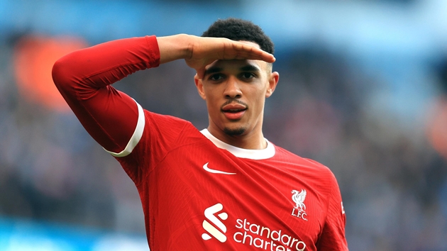 Ảnh bài viết Steve Nicol: Alexander-Arnold là một hậu vệ kém cỏi