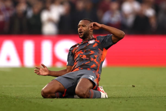 Phút 16, bắt nguồn từ tình huống tấn công trực diện ở khu vực trung lộ của Olympiakos. Chiquinho thực hiện đường chuyền thông minh để Ayoub El Kaabi thoát xuống đối mặt với thủ thành Robin Olsen. Cầu thủ mang áo số 9 dễ dàng đưa bóng vào lưới. Sau khi tham khảo VAR, bàn thắng được công nhận.