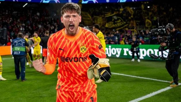 Ảnh bài viết Gregor Kobel quá xuất sắc có thể là “điềm xấu” cho Borussia Dortmund