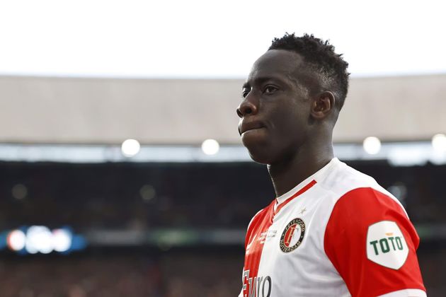 Ảnh bài viết Vì sao Newcastle "cắn răng" rao bán tài năng trẻ Yankuba Minteh?