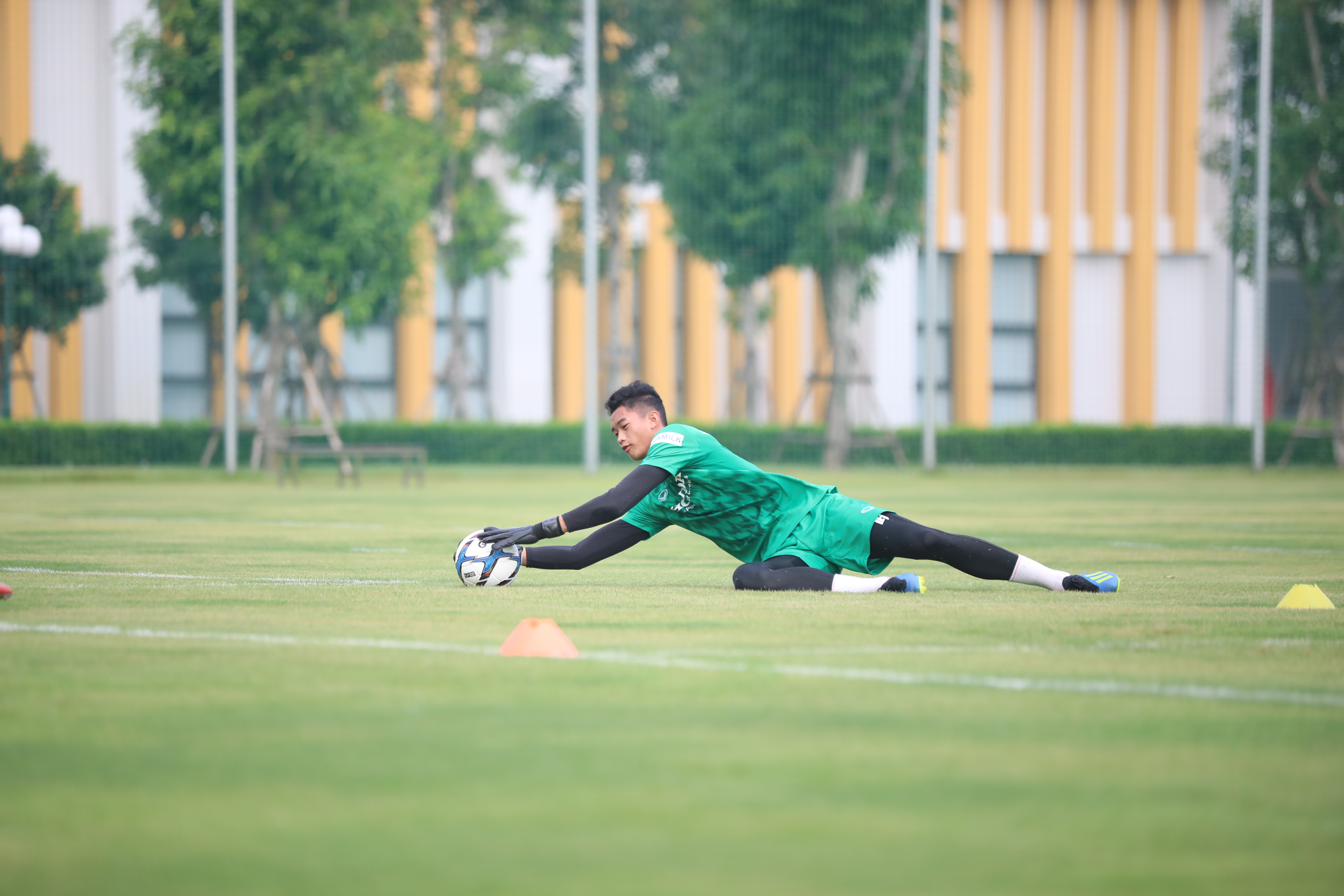 Ảnh bài viết Với chiều cao 1m93, thủ môn của Than Quảng Ninh tự tin khi được gọi lên tuyển U22 Việt Nam 