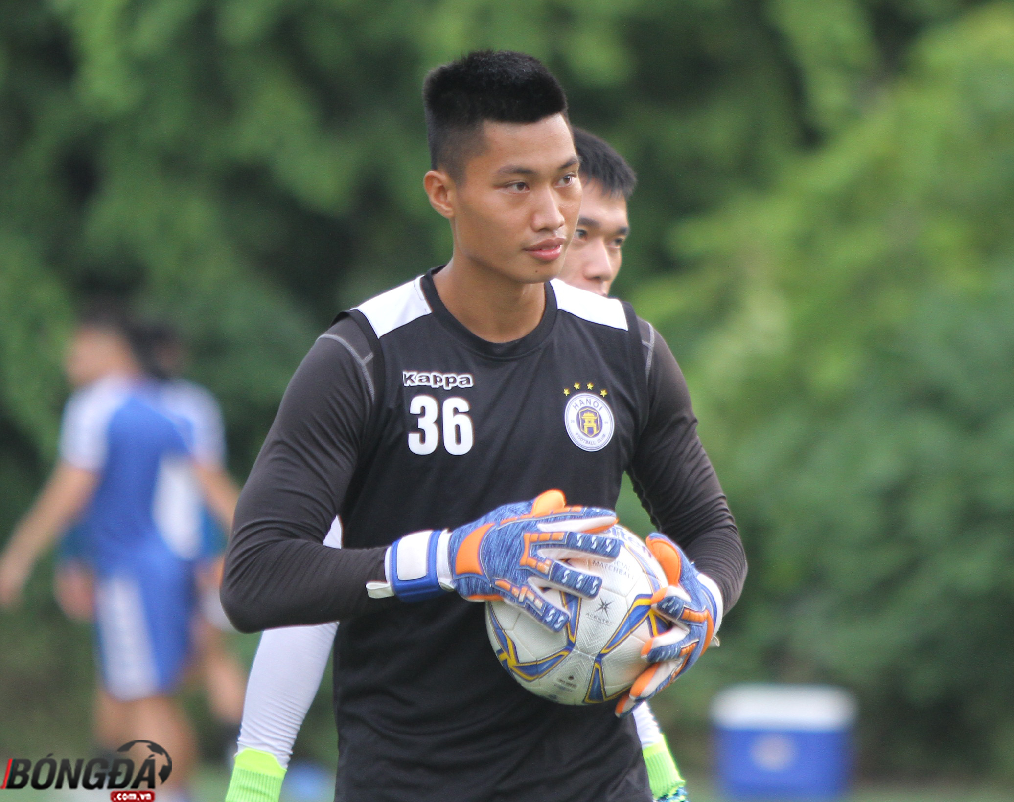 Ảnh bài viết Hà Nội FC có thêm sự lựa chọn trong khung gỗ ngoài Bùi Tiến Dũng và Phí Minh Long