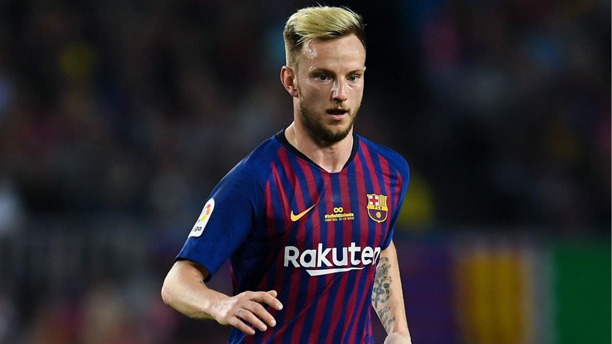 Việc gia hạn hợp đồng với Rakitic đã bị hoãn lại tới cuối mùa.