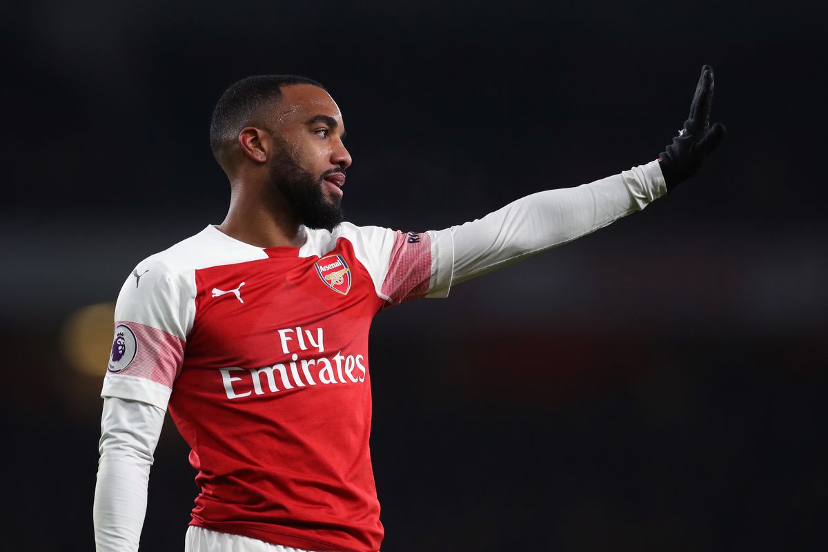Lacazette là người đã đóng góp một bàn thắng giúp Arsenal giữ 3 điểm ở lại Emirates.