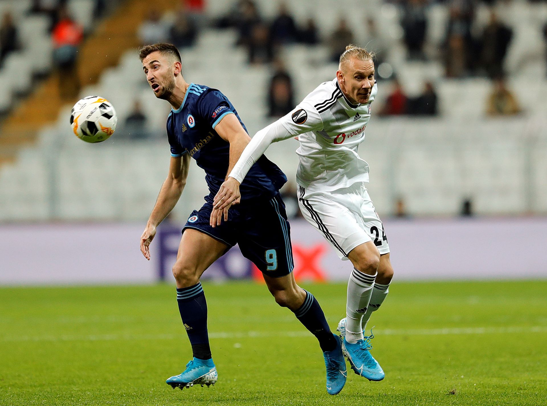 Nếu bạn chưa biết, thì sau 78 lần ra sân cho Slovan Bratislava, Sporar đã có tới 60 bàn thắng cùng 17 pha kiến tạo.
