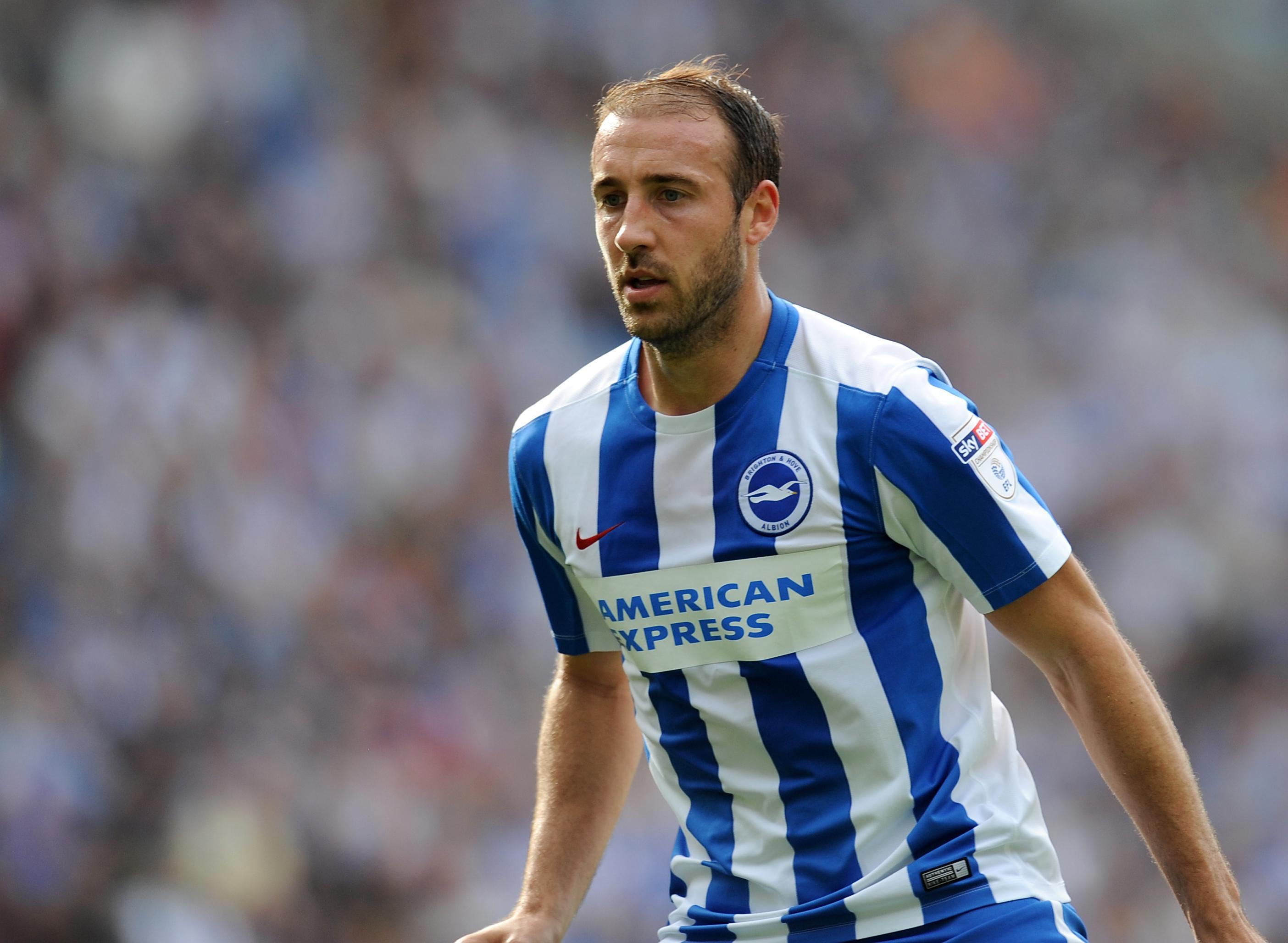 Một cái tên khác cũng được nhắm đến cho vị trí tiền đạo là lão tướng Glenn Murray.