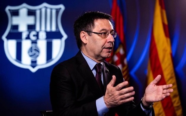 Cụ thể, chủ tịch của đội bóng áo sọc đỏ lam - ông Josep Maria Bartomeu dính nghi án thuê công ty PR mang tên i3 Ventures để hạ bệ các đối thủ của mình.