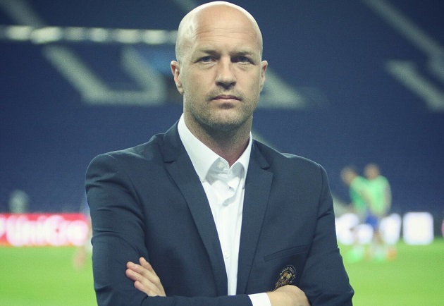 Jordi Cruyff hiện đang là thuyền trưởng của Đội tuyển quốc gia Ecuador. Tuy nhiên có thể sau Copa America 2020, Cruyff sẽ thay thế vị trí của Abidal.