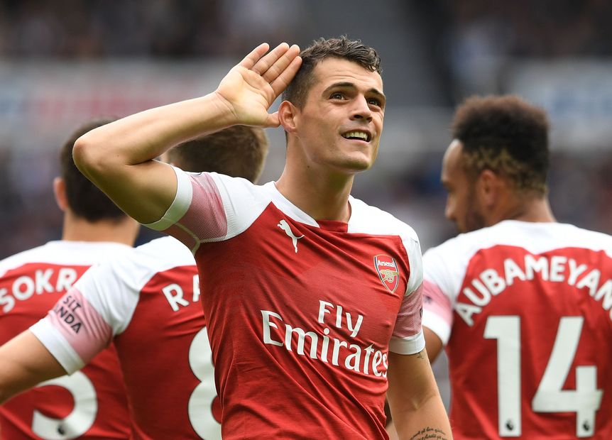 Thật khó hiểu khi Xhaka không thể kiềm chế và chửi lại NHM Arsenal, vụ việc này khiến anh trở thành người giữ vai trò thủ quân ngắn ngủi nhất trong nhiều năm qua tại Arsenal.