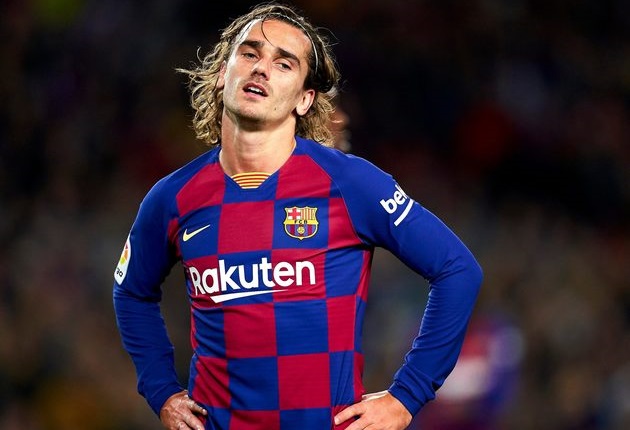 Ngoài ra, Antoine Griezmann cũng được cho là nằm trong 'danh sách bán' của Barca. Dù vậy, tiền đạo người Pháp không có ý định rời khỏi Barca.