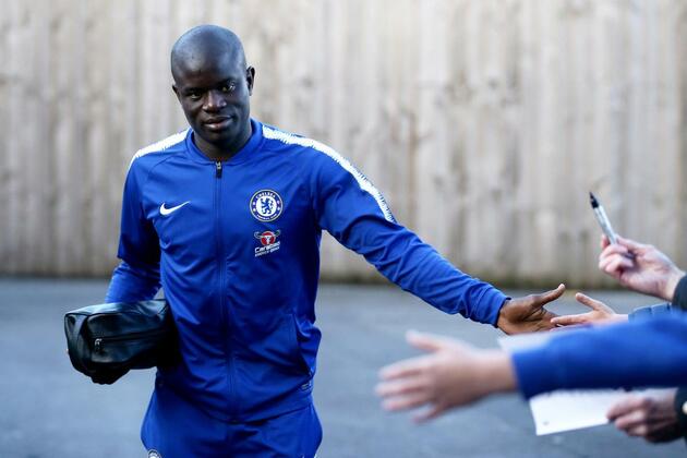 Thứ nhất, đó là Chelsea sẽ muốn tìm kiếm thêm ngân sách chuyển nhượng từ Kante.