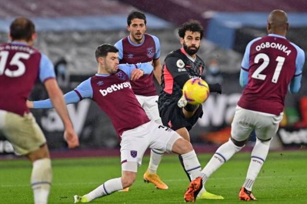 Salah giúp Liverpool mở tỷ số bằng một cú cứa lòng.