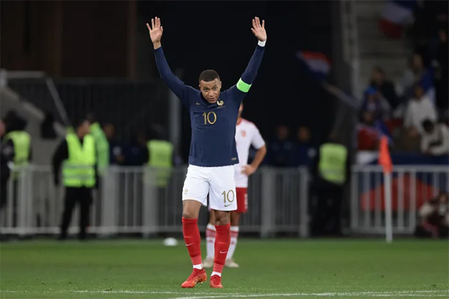 Kylian Mbappe lập cú hat-trick trong trận gặp Gibraltar.