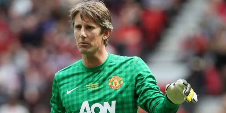3. Edwin van der Sar. Thủ môn người Hà Lan đã giành bốn chức vô địch giải đấu cùng với Man United. Van der Sar đã giữ sạch lưới 132 lần trong 313 lần ra sân.