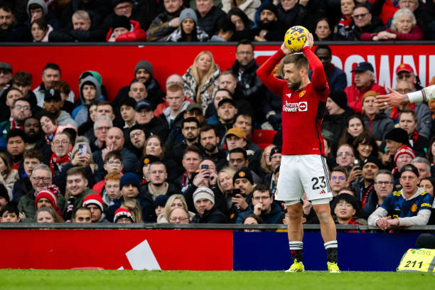 Luke Shaw thường xuyên phải ngồi dự bị ở mùa giải năm nay.