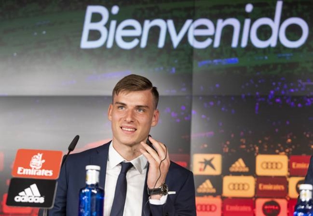 Ảnh bài viết CHÍNH THỨC: Lunin rạng rỡ ra mắt Real Madrid