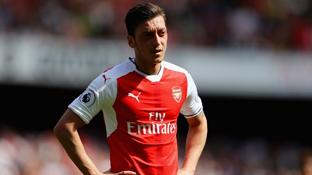 Ảnh bài viết "Arsenal không thể giành được các danh hiệu là vì Ozil"
