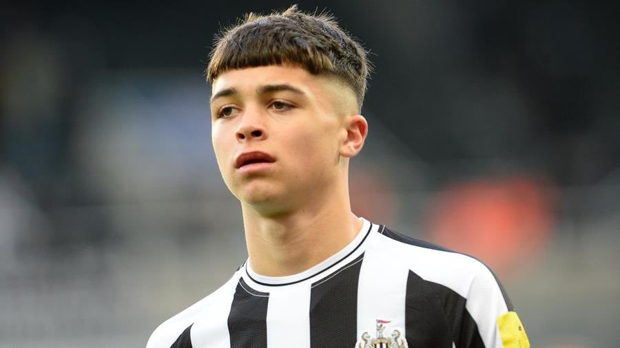 Newcastle muốn cam kết tương lai lâu dài với Miley.