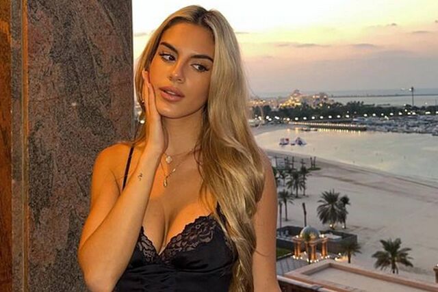Maria là con cả của Pep và người vợ Serra. Maria năm nay 23 tuổi và đang làm người mẫu tự do.