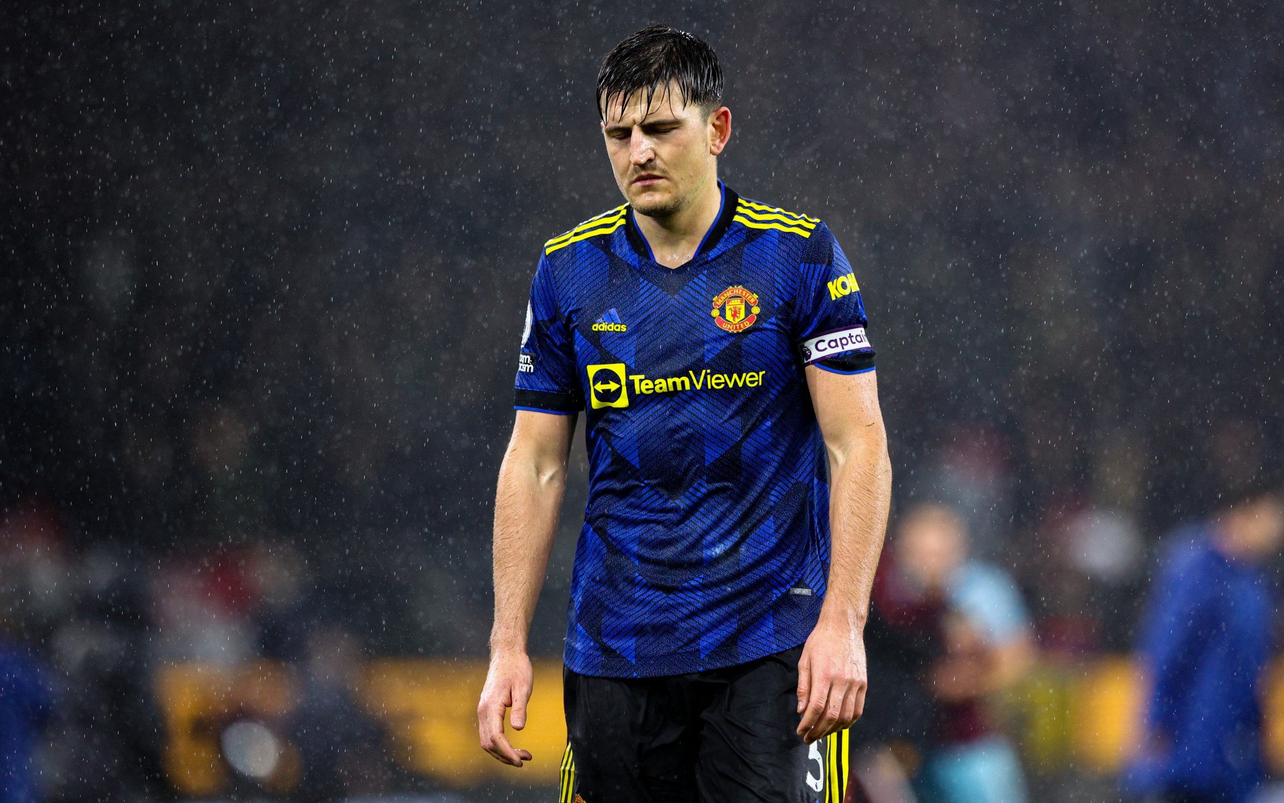 Maguire có nhiều lý do để quyết tâm bám trụ tại Man United.