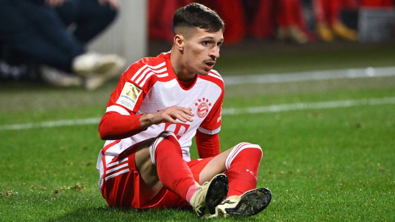 Zaragoza chưa thể hòa nhập với lối chơi của Bayern.