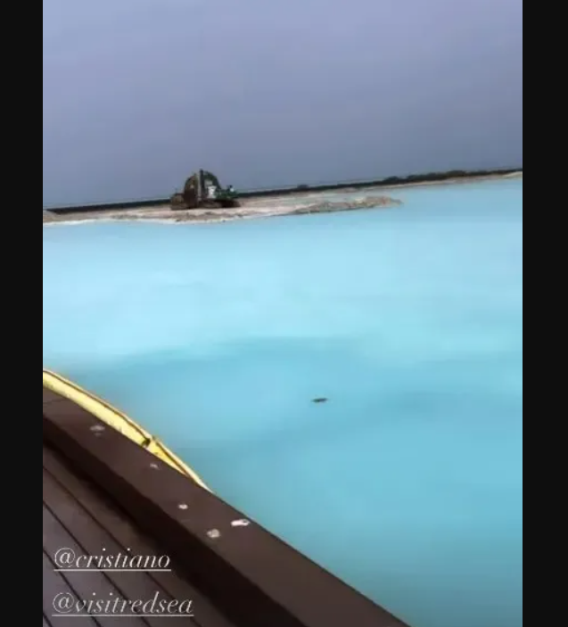 Đồng thời, nếu muốn trải nghiệm 1 đêm tại khu nghỉ dưỡng mới của Ronaldo, du khách cần chi ít nhất 5.655 bảng.