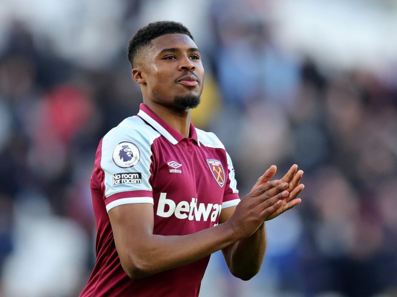 Johnson lọt vào tầm ngắm Tottenham.