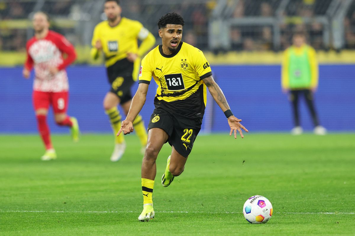 Maatsen ngay lập tức tạo ảnh hưởng lên lối chơi Dortmund.