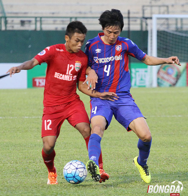 Duy Khánh và Trọng Huy là những gương mặt trẻ được kỳ vọng gánh vác tuyến giữa Bình Dương. Ảnh: Đình Viên.