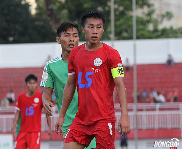 Đội trưởng Nguyễn Minh Trung ghi bàn thắng mở tỉ số 1-0 cho TP.HCM: Ảnh: Đình Viên.