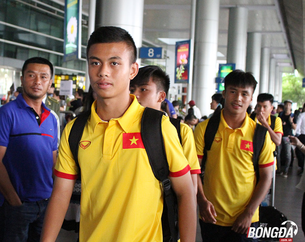 Ảnh bài viết Về Việt Nam, cầu thủ trẻ U16 gửi lời cảm ơn đến người hâm mộ