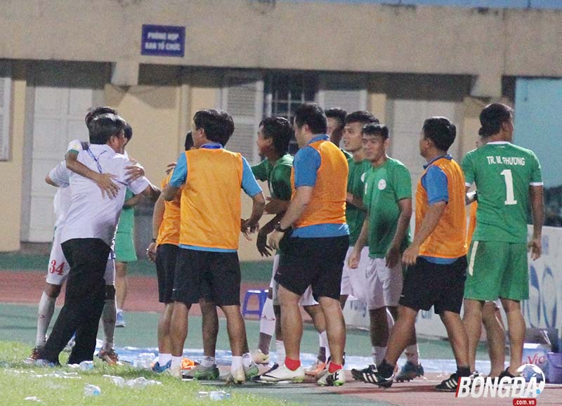 Ảnh bài viết TP.HCM chính thức thăng hạng V-League 2017 trước 3 vòng đấu