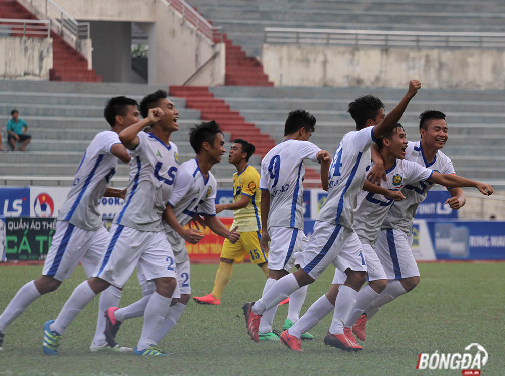 U17 Hà Nội T&T là đội sớm có bàn mở tỷ số ở phút thứ 16 do công của Văn Minh. Ảnh: Đình Viên.
