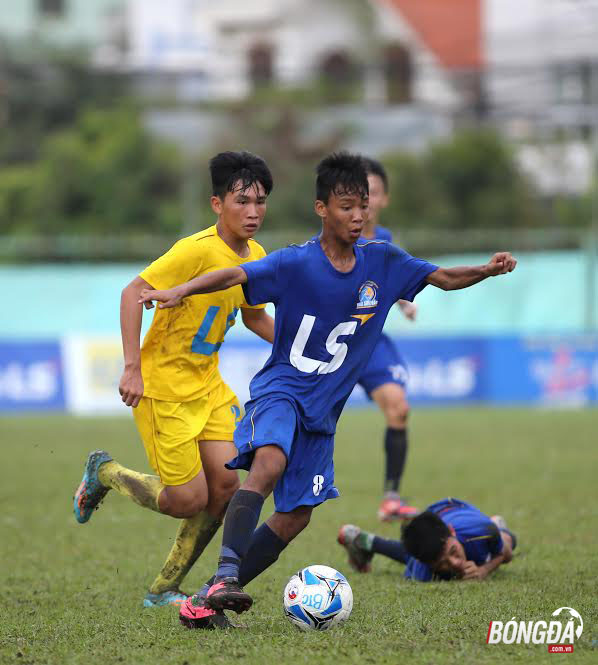 Đánh bại U15 Khánh Hòa, các cầu thủ U15 HAGL giành vé đầu tiên vào chơi trận chung kết. Ảnh: Thái Sơn.