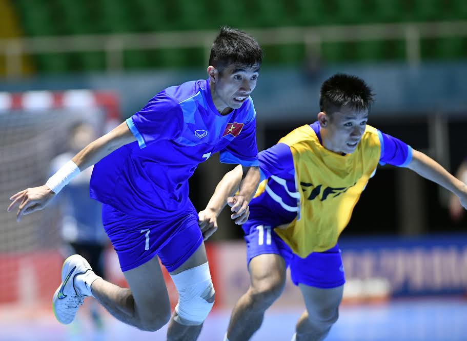 Ảnh bài viết Futsal World Cup 2016: Trọng Luân, Quốc Nam trở lại, tuyển Việt Nam tập sân chính Coliseo el Pueblo