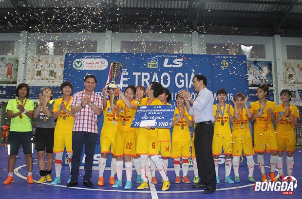 Ảnh bài viết Kết thúc giải futsal nữ TP.HCM: Phong Phú Hà Nam lên ngôi vô địch
