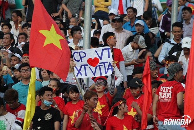 Ảnh bài viết Fan Cần Thơ cháy hết mình vì Công Phượng, Xuân Trường